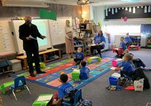 “There are some really good teachers in Washington”; Gov. Inslee visits Spokane elementary school