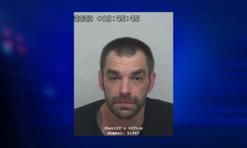 Ferry County deputies searching for a wanted suspect