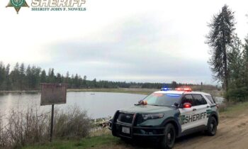 Two people rescued after boat capsizes off Horseshoe Lake