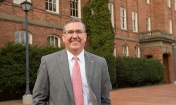 Washington State University President Kirk Schulz to retire next year