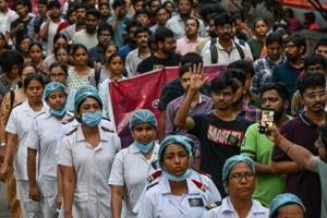 Indian doctors strike, protests increase after murder of colleague