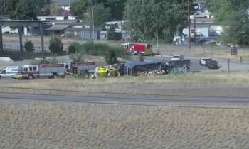 Semi-rollover in Spokane Valley blocking traffic