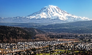 Central Washington University student dies while hiking Mount Rainier