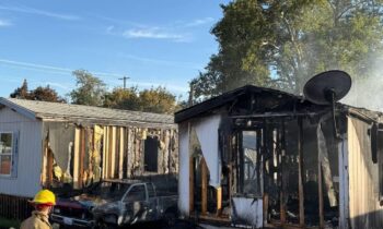 Clarkston fire destroys manufactured homes, causes injuries